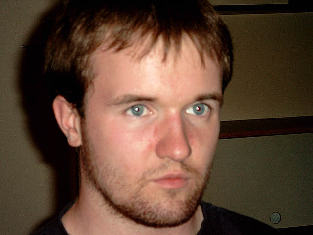 Eddys Pokerface beim Skat
